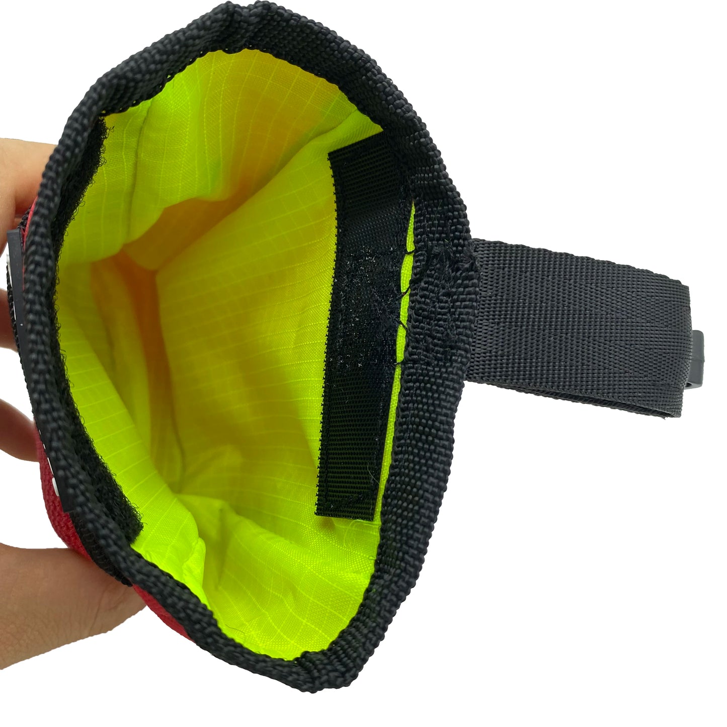 Outdoor Portable Dog Snack Bag - Durable and Functional Pet Training Accessory