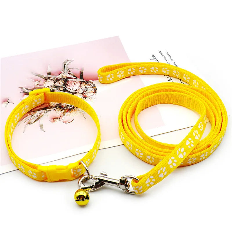 Cute Dog Paw Print Pet Traction Rope Collar Set - Stylish and Adjustable Accessories for Pets