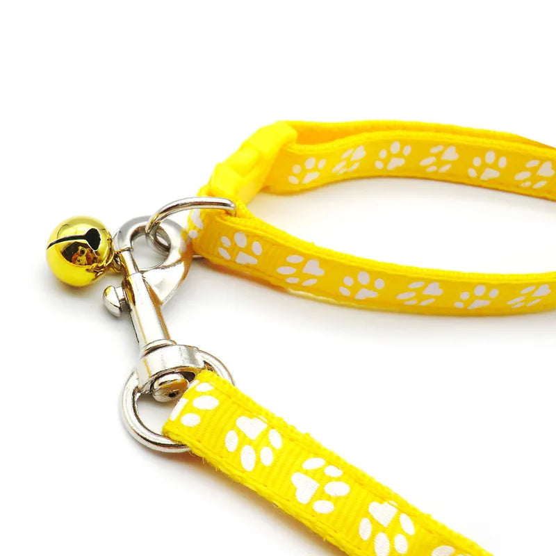 Cute Dog Paw Print Pet Traction Rope Collar Set - Stylish and Adjustable Accessories for Pets