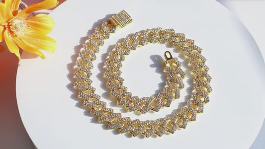 GlamourPaws Bling Diamond Dog Chain - Luxury Collar for Large Dogs